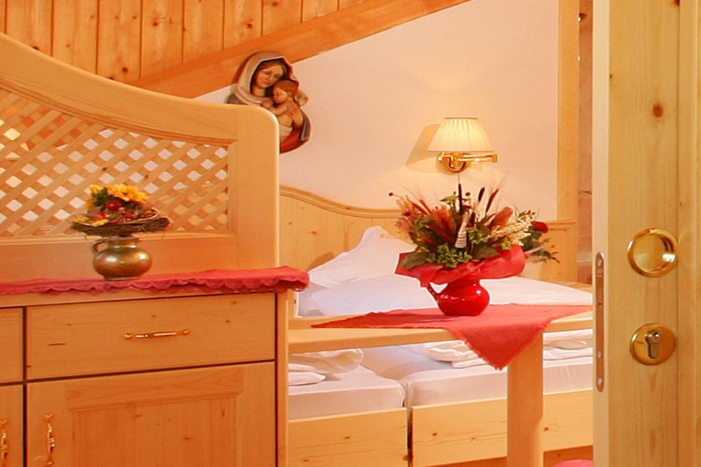 Garni B&B Schenk Selva di Val Gardena Szoba fotó