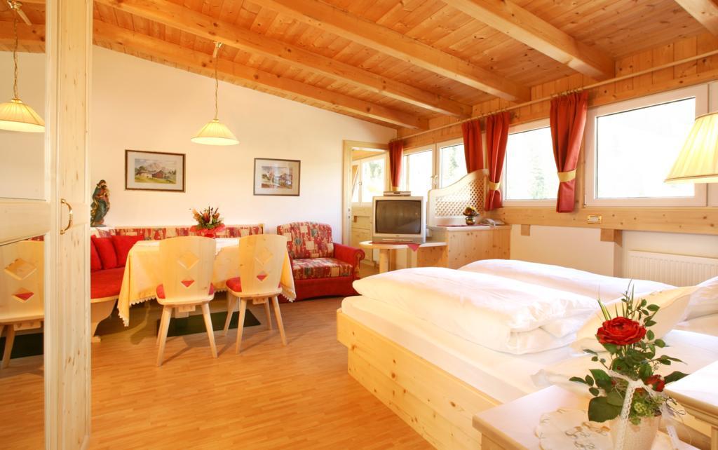 Garni B&B Schenk Selva di Val Gardena Szoba fotó